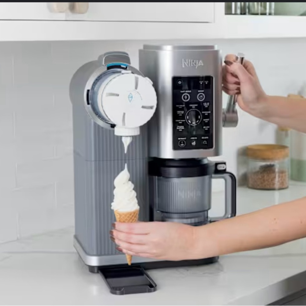 Ninja Creami Swirl NC701C in Silver